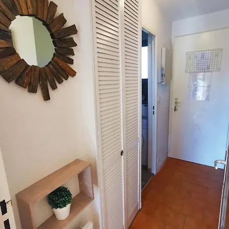 Appartement Studio Bord De Mer Terrasse Vue Mer Piscine Sainte-Maxime
