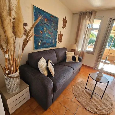 Appartement Studio Bord De Mer Terrasse Vue Mer Piscine Sainte-Maxime