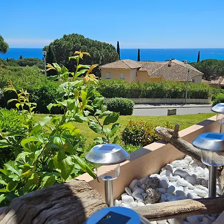 Studio Bord De Mer Terrasse Vue Mer Piscine Appartement Sainte-Maxime